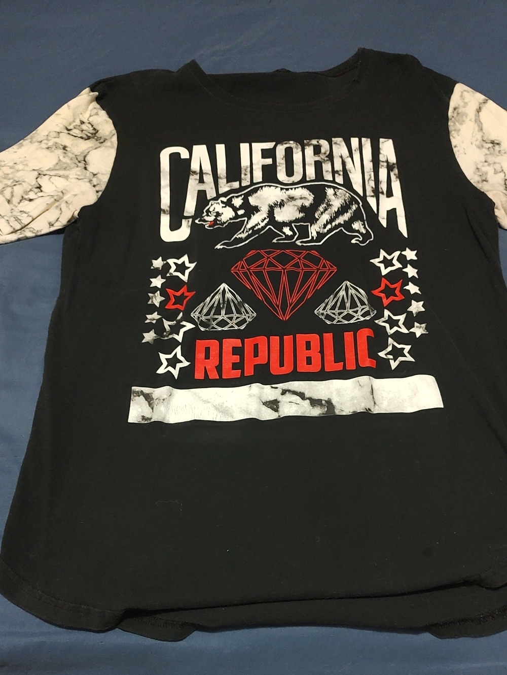 Vibes Black Tee with White Marble Sleeves and Red Graphic. California Republic.